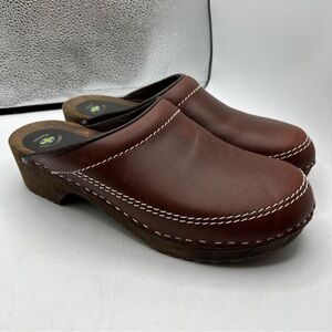 Vollsjo Women's Genuine Leather Wooden Clogs